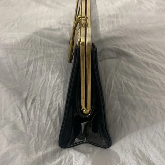 Etra Vintage 1950’s classic Patent Leather Clutch Purse with Gold Hardware - Picture 3 of 14